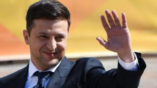 Зеленский уже год президент Украины. Как он справился? - BBC News Русская  служба