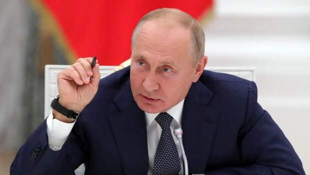 Михаил Хазин заявил о начале разгрома элит Владимиром Путиным