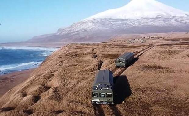 На фото: расчеты берегового ракетного комплекса "Бастион" ТОФ заступили на дежурство на Курилах