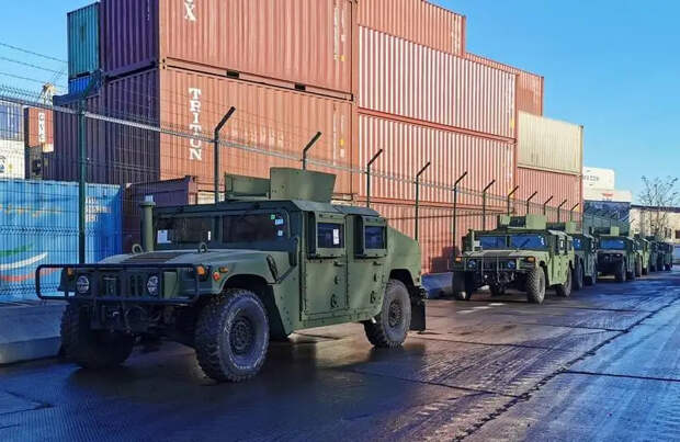 Politico: В Вашингтоне приняли решение сделать первый пакет военной помощи для Украины «больше обычного»