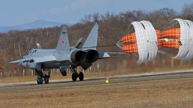 Летчик Грибов указал на невозможность посадки МиГ-31 штурманом в случае угона