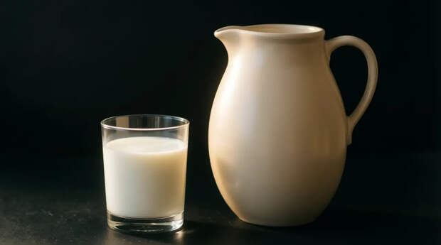 «Пейте молоко!»: диетолог Тутельян раскрыл опасность полного отказа от молока