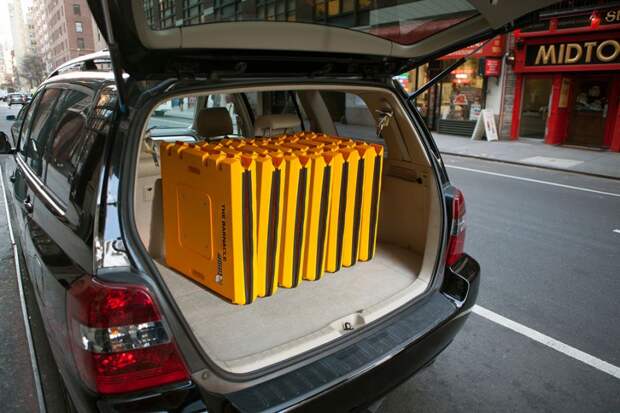 Сложенные блокировочные ширмы Barnacle можно перевозить в багажнике