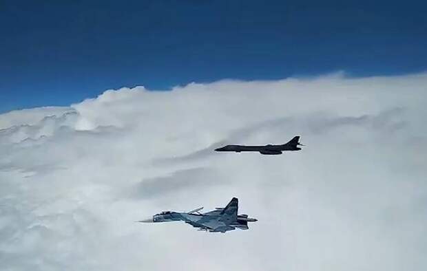 Стратегические бомбардировщики ВВС США над Черным морем. Источник изображения: 
