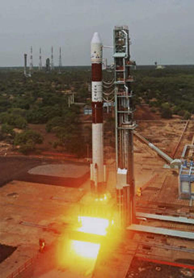 Старт ракеты-носителя PSLV
