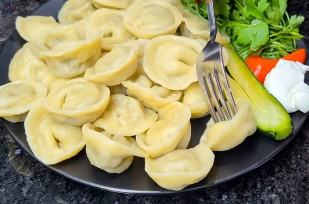 Вкуснее, чем классика! Идеальные домашние пельмени с эластичным тестом на воде и необычной начинкой