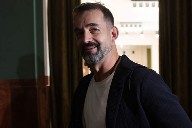 Актер Певцов пожелал сил и Божией помощи Хабенскому и Безрукову во МХАТе