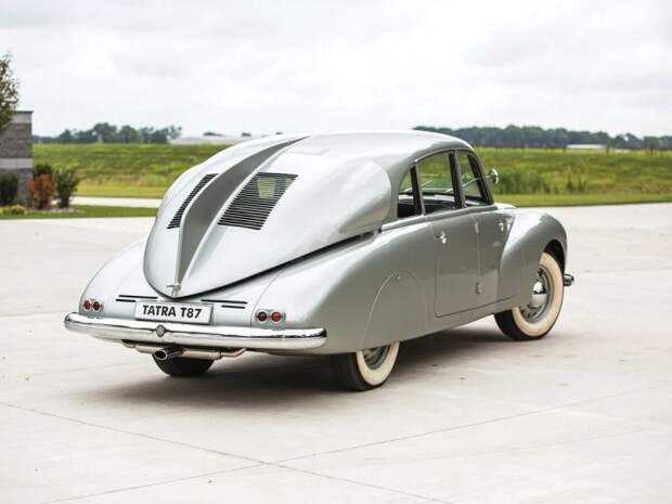 Tatra T87 – автомобиль, который запретили водить нацистам