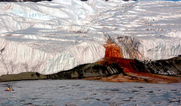 https://en.wikipedia.org/wiki/Blood_Falls#/media/File:Blood_Falls_by_Peter_Rejcek.jpg
