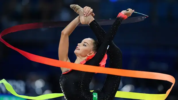 Гимнастка Дина Аверина одержала победу в многоборье на этапе Гран-при в Москве