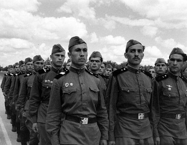 «Десталинизация»: как Хрущев пытался изменить армию в 1962 году