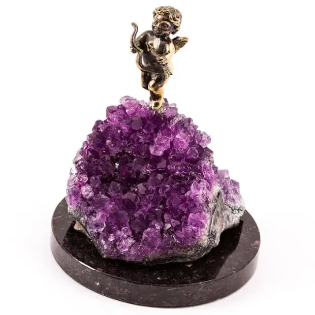 Аметист камень стрельцов. Камни знаков зодиака стрелец. Камень для стрельцов аметист. Аметист камень стрельцов. Кварц камень драгоценный или полудрагоценный.