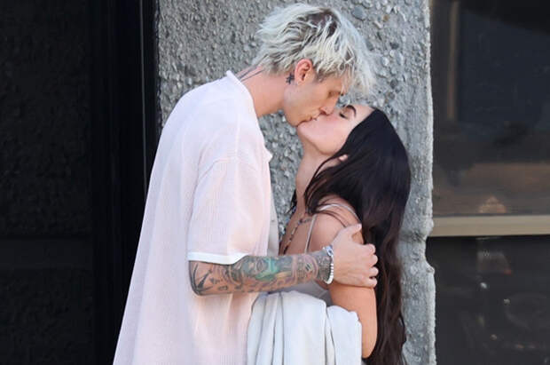 Романтика на улицах большого города: Меган Фокс и Колсон Бэйкер на свидании в Лос-Анджелесе