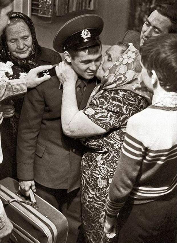СТРАНА, КОТОРУЮ В 1991 ГОДУ РАЗРУШИЛИ ЭЛЬЦИНЫ, ГАРБЕРЫ, ЧУБАЙСЫ И ДРУГИЕ ЖИДЫ!