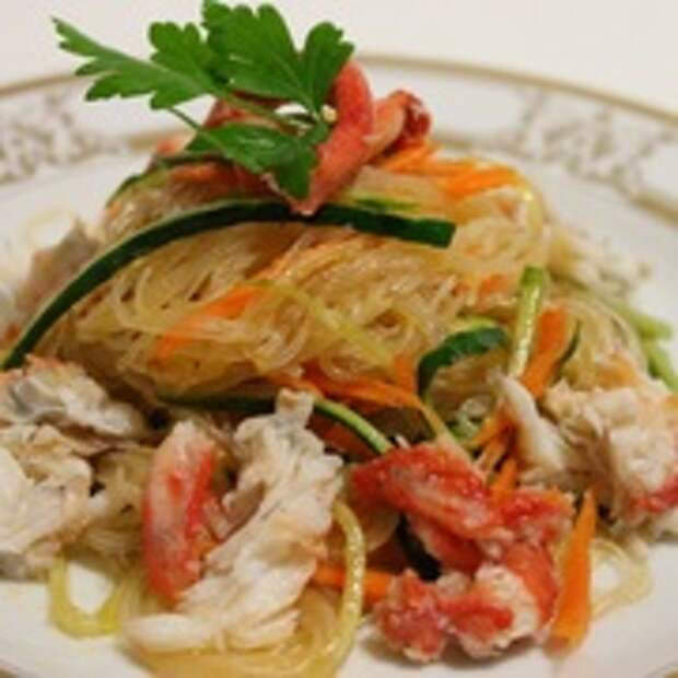 Фунчоза с овощами и мясом краба