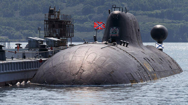 Новейшая подлодка ВМФ РФ "Архангельск" напугала Великобританию