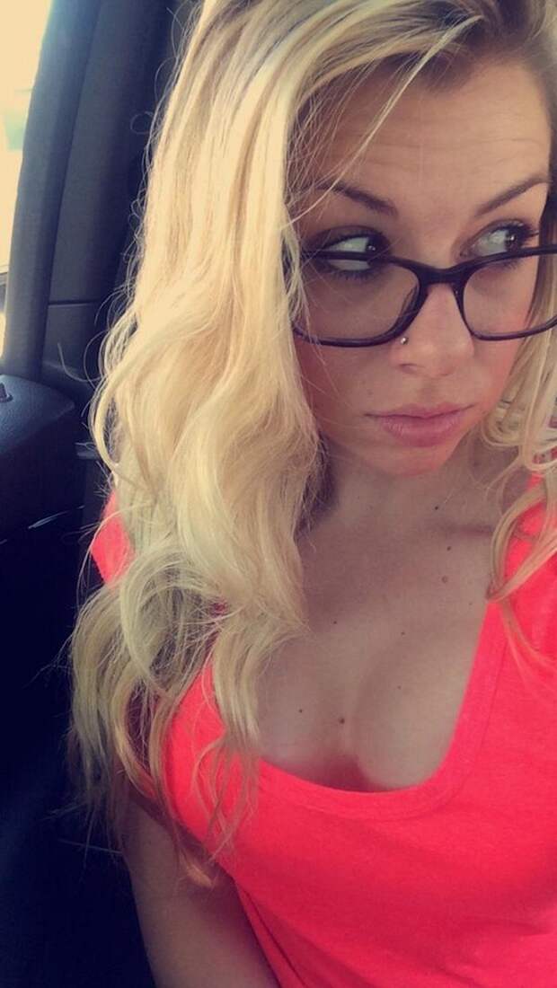 I’m loving the girls with glasses look more and more these days (30 Photos) I’m loving the girls with glasses look more and more these days (30 Photos)