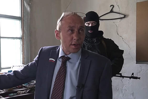Шутка зашла слишком глубоко: за что полиция преследует вымышленного депутата Виталия Наливкина