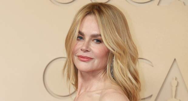 Актриса Николь Кидман пришла на вечеринку в кружевном корсете с декольте