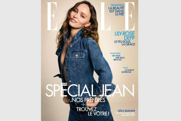 Дочь Джонни Деппа расстегнула надетую на голое тело куртку перед камерой