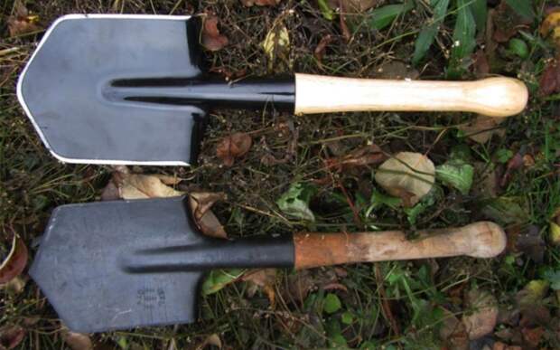Саперная лопатка — монолитный топор, в меру тяжелый, удобный и смертоносный.