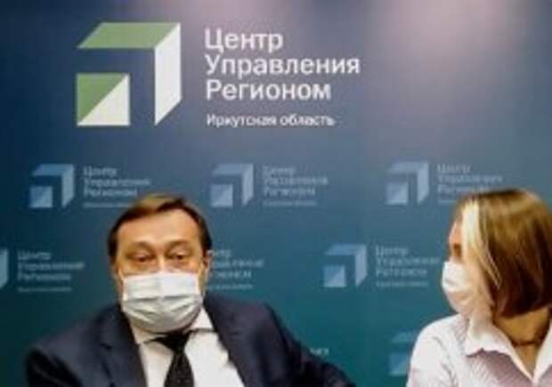 Главврач извинился после совета непривитым россиянам «помирать дома»