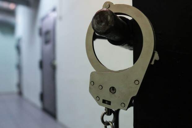 Песков: дипломаты РФ отслеживают ситуацию с россиянами в бакинском СИЗО