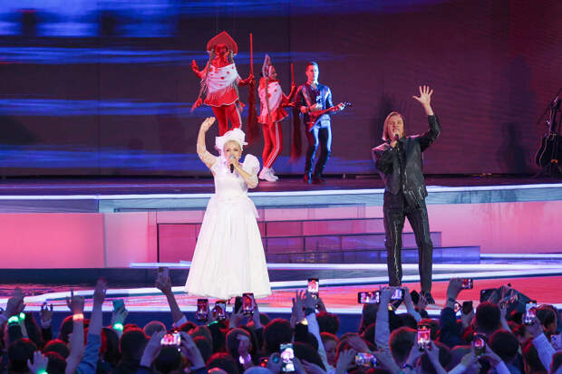 Продюсер Рудченко: у Кадышевой упали гонорары из-за ее выступлений с сыном