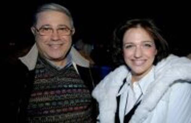 Шоу-бизнес: Выселил дочь из «однушки», а молодой жене купил 2 квартиры: Как живет старшая дочь Петросяна в свои 57