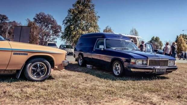 Holden Sandman и Ford XB Surferoo - легковые фургоны для австралийцев