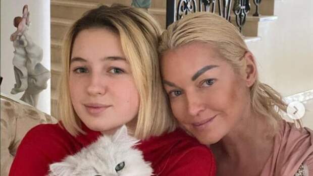 Волочкова объяснила, почему не контактирует с единственной дочерью