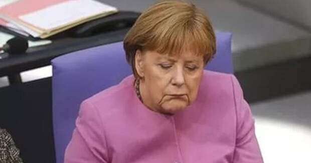 канцлер Германии Ангела Меркель устала