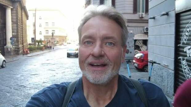 "Граффити закрашена даже церковь". Американец в ужасе от Неаполя