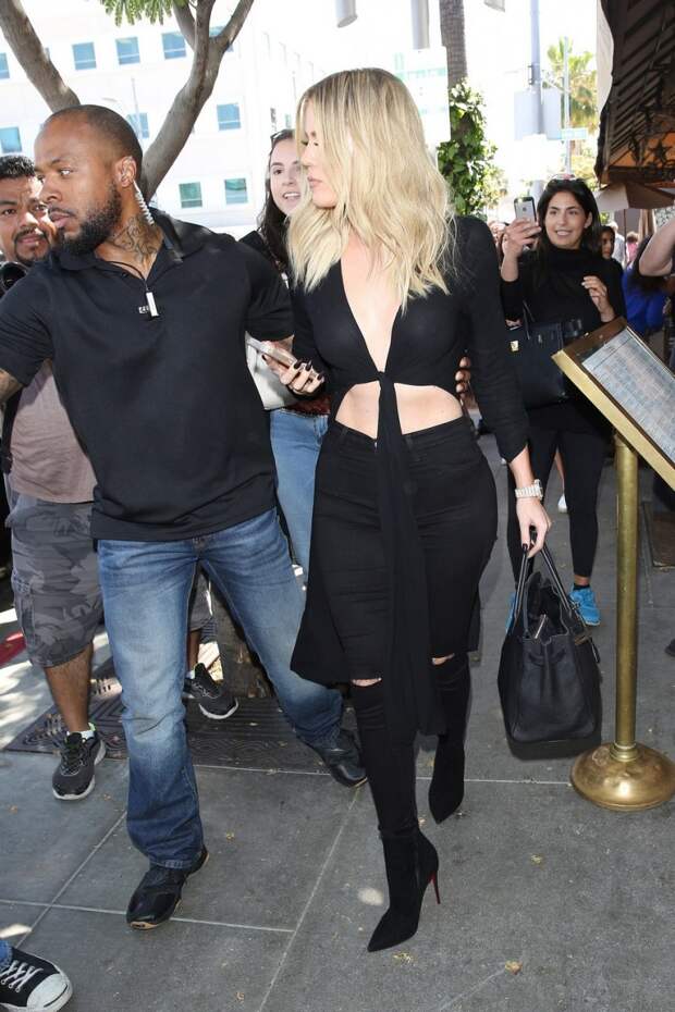 31-летняя Хлои Кардашян (Khloe Kardashian без бюстгальтера