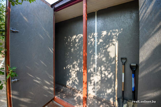 Дом-контейнер: минчанин построил альтернативу обычной даче