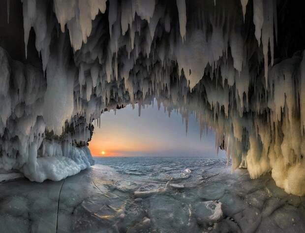 8. Пещера на о. Ольхон, озеро Байкал. Фото: Андрей Грачев природа, россия, фото