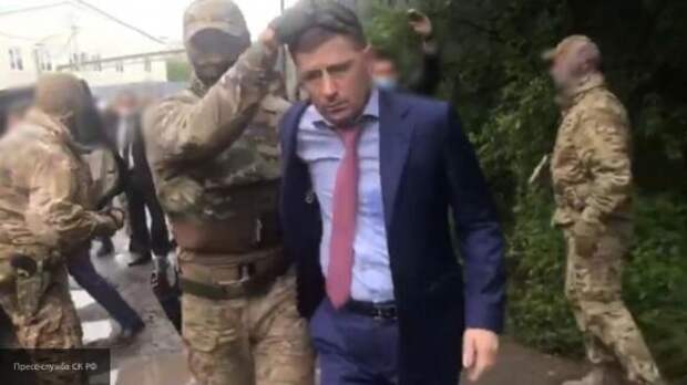 Эксперт осудил заблуждение политиков о неприкосновенности на фоне задержания Фургала Эксперт осудил заблуждение политиков о неприкосновенности на фоне задержания Фургала