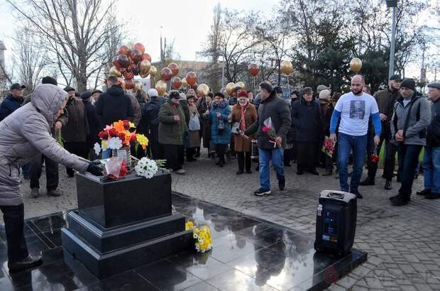 В Одессе отпраздновали день рождения маршала Жукова В Одессе отпраздновали день рождения маршала Жукова