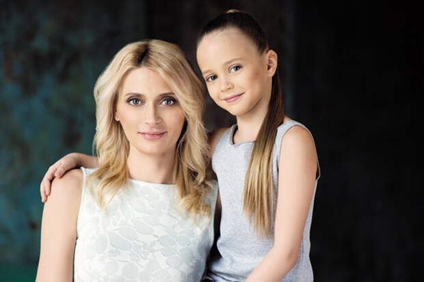 Заворожила Armani: за 12-летнюю школьницу из Красноярска борются мировые бренды
