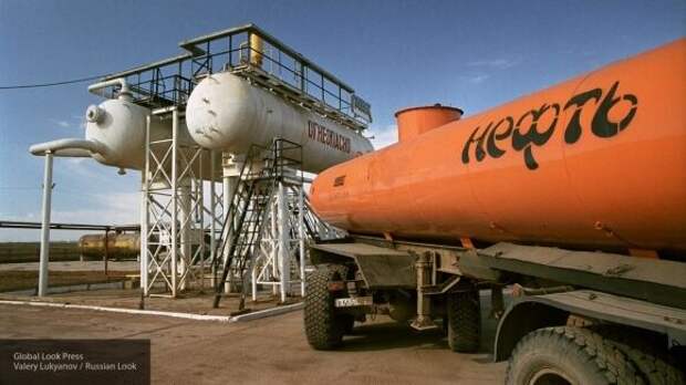 Украина использовала падение цен на нефть для инфоатаки на Россию Украина использовала падение цен на нефть для инфоатаки на Россию
