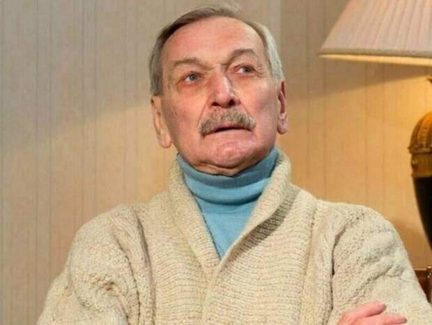 Звезда фильма «В бой идут одни старики» уволился из вуза после обвинений в харассменте