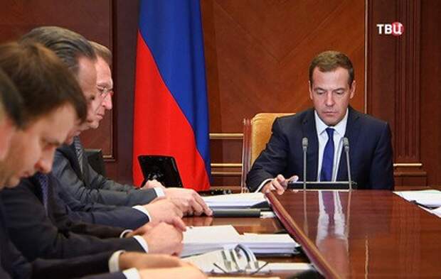 Медведев потребовал не допустить трагедий в детских лагерях