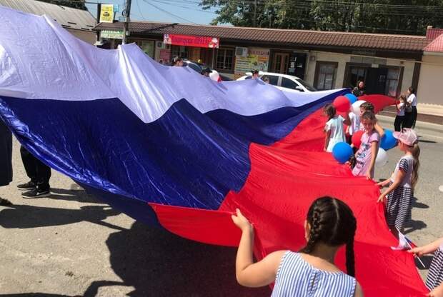 Российские флаги появились на матче открытия чемпионата Европы