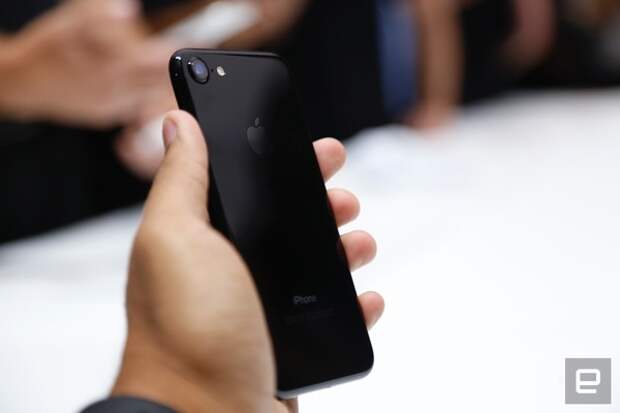 iPhone 7 живьем