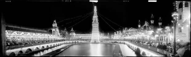 Coney Island's Luna Park, at night