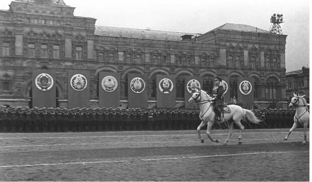 7 интересных и редких фактов  из жизни Георгия Жукова Георгий Жуков, война, жизнь, история, факты