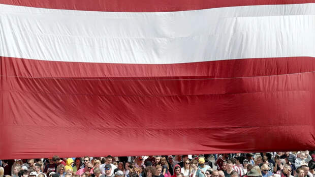 «Известия» сообщили о стремительном вымирании Литвы, Латвии и Эстонии