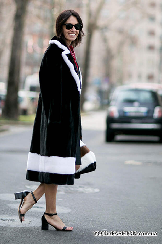 Неделя моды в Милане, уличный стиль, меховое пальто
