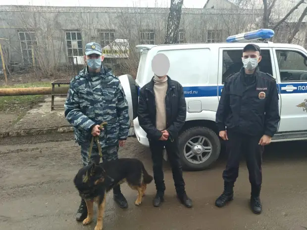 В Рязани мужчина угрожал убить жену «розочкой»