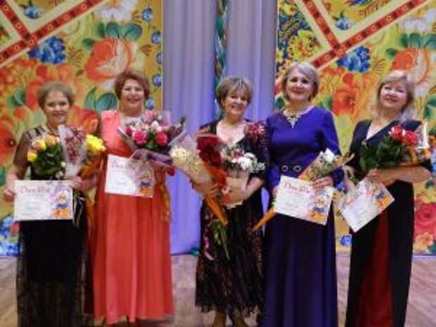 В День матери в Невьянске прошел конкурс «Супер бабушка»